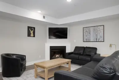 Image de Beautiful & Modern 1-Bedroom Apartment in the Heart of Ellicottville!