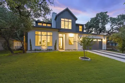 Image de Roaring Hills Modern Contemporary - New 30 Day Plus Rental