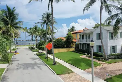 Image de *New* Palm Beach Ocean Oasis w/ Intracoastal views