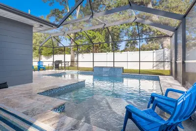 Image de Perfect 3bd Home|Mins to Beach|Heated Pool|Central