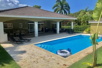 Image de Winter Discount! $320/night: 4 bed/4. 5 bath villa w/private pool, patio + grill!