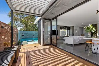 Image de The Concrete Beach Pad!
