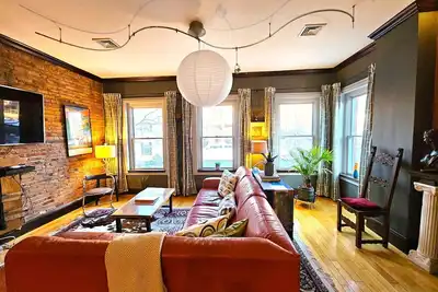 Image de Uber Cool! Modern City Triplex +Close to center