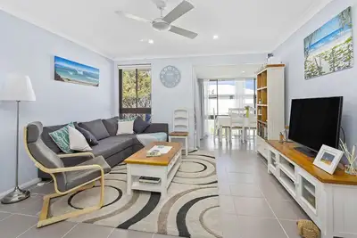 Image de 100 m to Thirroul Beach, play park and Olympic pool