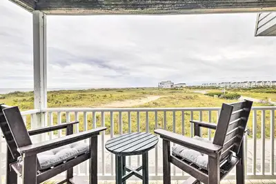 Image de Ocean Isle Beach Condo w/ Views, Steps to Sand!