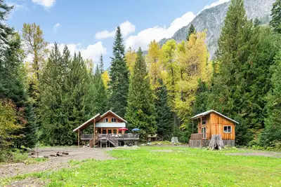 Image de Far and Away Cabin  | 0 Bed, 1 Bath