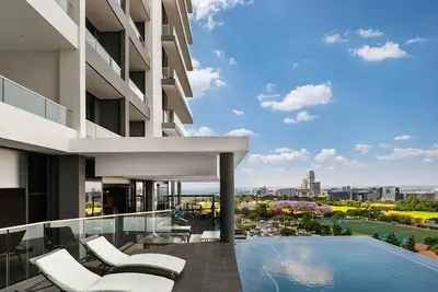 Image de Trendy Studio Apartment Centrally Located