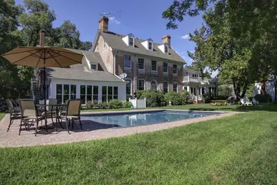 Image de Pet-Friendly Stay with Pool – Relax & Unwind!