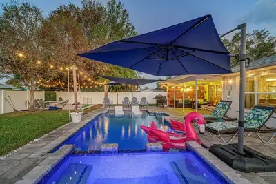 Image de Stay Golden: Heated Pool/Spa/Yard Games/Pets/Bbq/Wd, Stay Golden: Heated Pool/Spa/Lawn Games/Pets