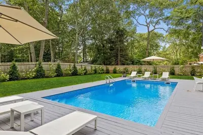 Image de Southampton Retreat for Families with Heated Pool & Large Backyard