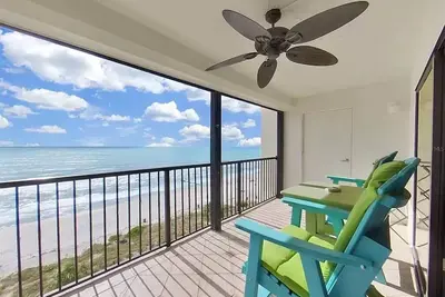 Image de Nightly Sunsets from a Stunning Remodeled Gulf Front Condo