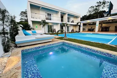 Sosua villa 12Br available for bachelor party, Luxury Vip transportation