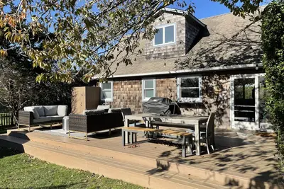 Image de Fully loaded 4 bedroom house in Ditch Plains!