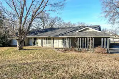 Image de Close to Coler Trail, Downtown Bentonville, and Crystal Bridges