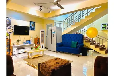 ''Unique and Private Modern Home, Entire House''