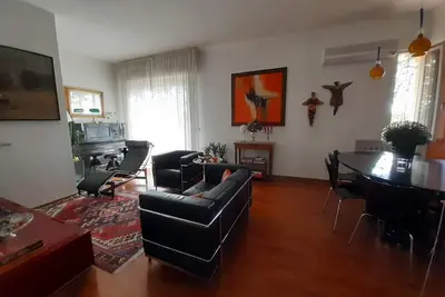 Image de Grande camera e bagno con vasca idromassaggio