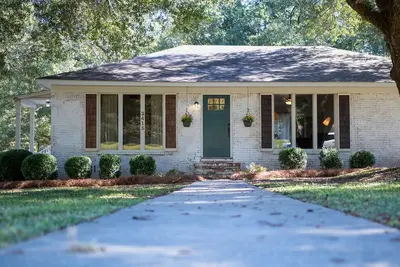 Image de Spacious Laurel Home Near Historic DIstrict