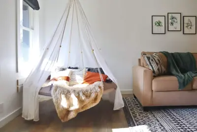Image de Unique TiiPii Bed - Pets and Parking