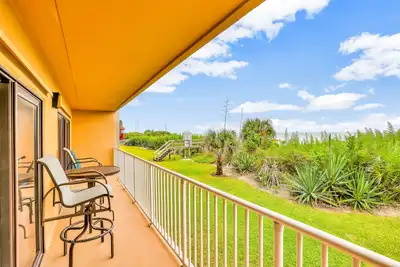 Image de Oceanfront Condo with Free WiFi, Shared Pool, Elevator, & Central Ac