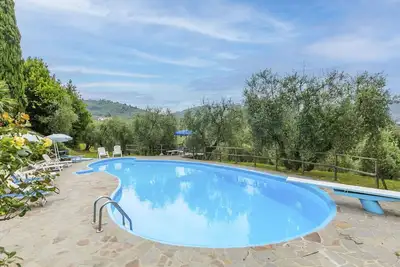 Image de Agréable appartement dans une maison de vacances avec piscine privée, Wifi, Tv, patio, parking