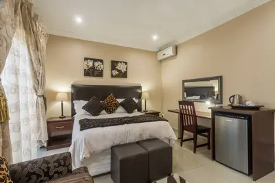 Image de Ezulwini Guest House - Chambre Queen Relaxante avec Balcon à Balito, Afrique du Sud