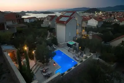 Image de Appartement א Murter avec piscine