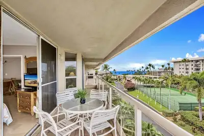 Image de Maui Banyan Q410 - Ocean View, King Bed, Across The Street From Kamaole Beach!