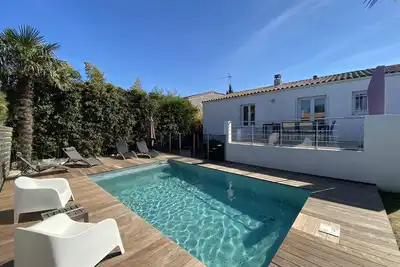 Image de Villa avec piscine chauffée au charme Rétais