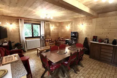 Image de Appartement plein centre en front de neige 4 à 6 personnes, skis aux pieds.
