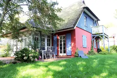 Image de Darßer Landhaus - Holiday home with sauna in a quiet location, close to the center and the beach