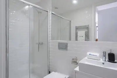 Image de HostWise - Design Apartment | Premium Location