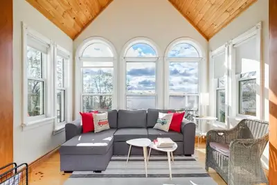 Image de Stunning waterfront home, 25min to downtown Ottawa