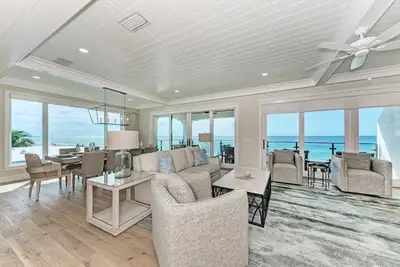 Image de Buena Vista Luxury Beachfront 4br - Anna Maria Island - By Island Real Estate Va