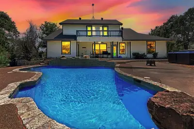 Image de Heated Pool, Hot tub, 17 beds, Pickleball, 2 Game Rooms, Arcades
