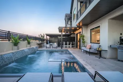 Image de O-30| Stunning Views! Private Pool *Hot Tub* Xbox * Corn Hole * Pickleball