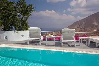 Image de White Cave unique villa with private pool in the beautiful village of Exo Gonia.