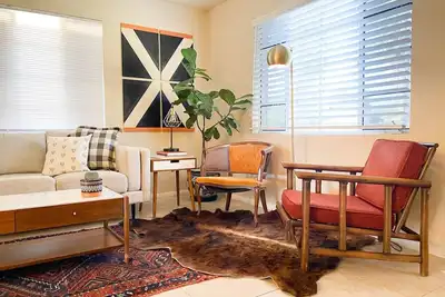 Image de The Mulberry ~A Sparkling Mid-Century Modern House
