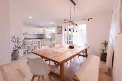 Image de House Eden with mountain views