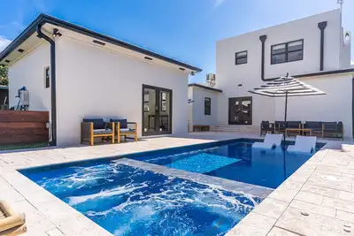 Image de Historic house, heart of Miami. Heated pool & jacuzzi. Walk to Marlins Park