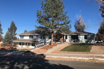 Image de 3 blocks to Downtown Castle Rock