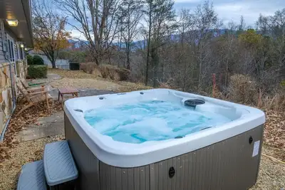 Image de Pet Friendly, Hot Tub & More! - Big Oak Hideaway
