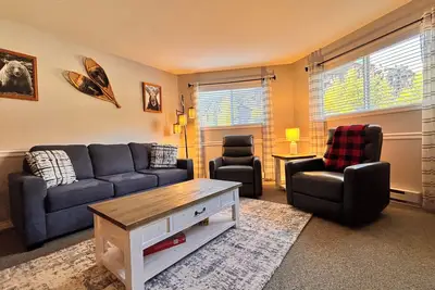 Image de Cozy, Luxury Ski-In/Ski-Out Main Floor Condo in walking distance to Village