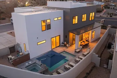 Image de Relax at Red Rock | Private Pool & Hot Tub