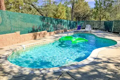 Image de Spacious, classic home near skiing - fireplace, game room & summer seasonal pool