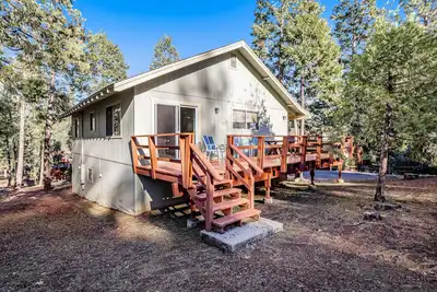 Image de Blue Lake Springs Gem - Corner Lot w\/ 2 Large Decks, A\/C, Shared Pool & Tennis