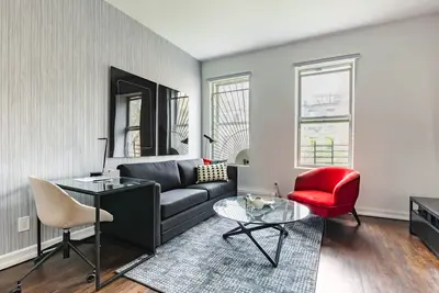 Image de Upper East Side Two Bedroom near Subway Lines