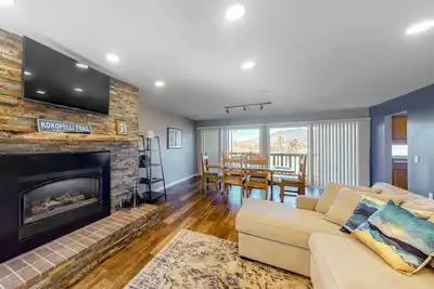 Image de Mountain View Condo with Private Balcony, Gas Fireplace & Free WiFi