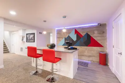 Image de Modern & Spacious 2 bed/2 bath Close to Du