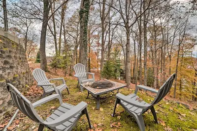 Image de Lake Barkley Home with Fire Pit & Private Dock!