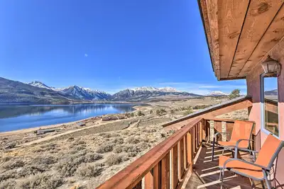Image de Luxe Twin Lakes House w/ Mountain & Lake Views!